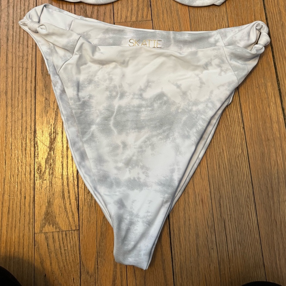 Skatie Swim Bikini Bottom size L